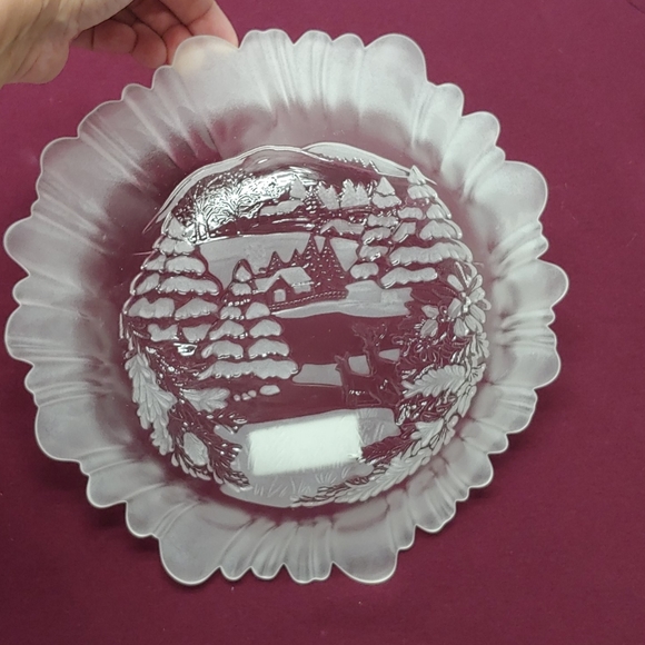 Mikasa Frosted Winter Scene Bowl!!! - Picture 3 of 11